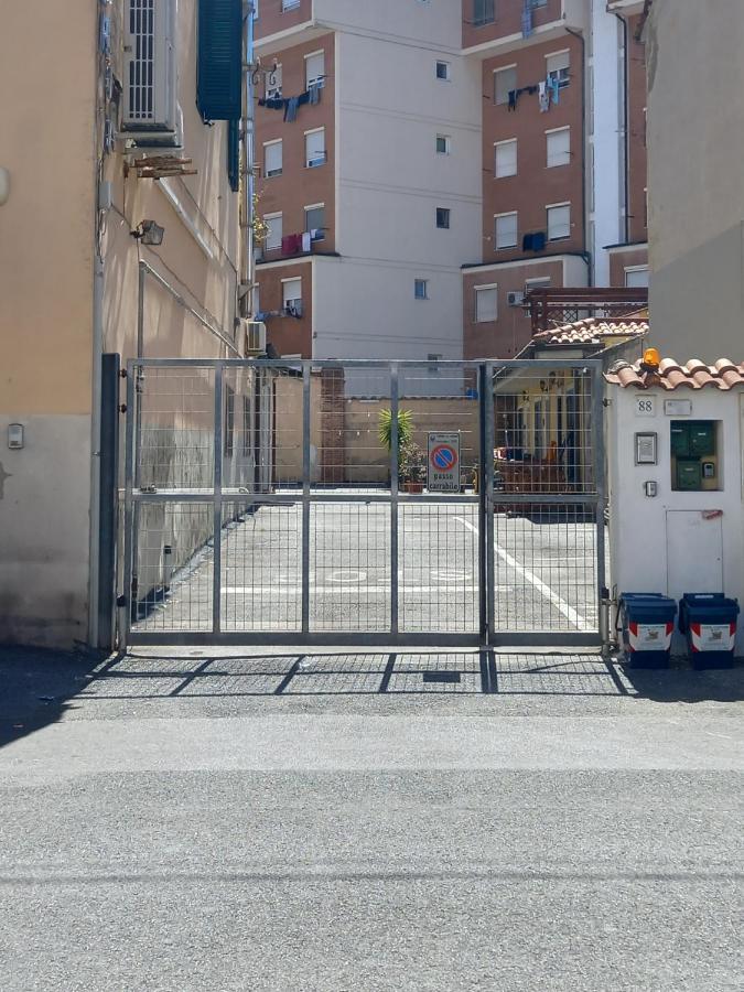 "La Casita", 2 Floors Apartment, Private Parking 1 Car Or 2 Bikes, Air-Cond And Terrace Livourne Extérieur photo