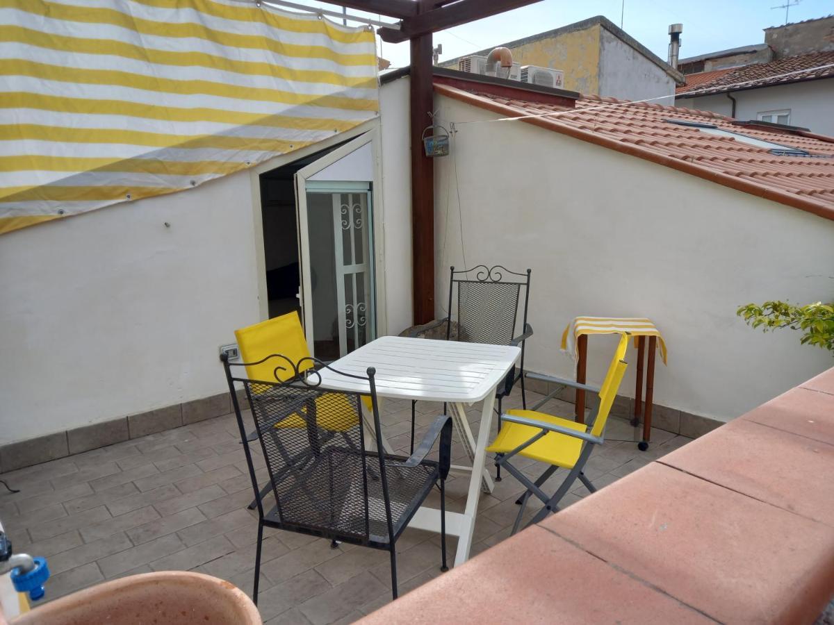 "La Casita", 2 Floors Apartment, Private Parking 1 Car Or 2 Bikes, Air-Cond And Terrace Livourne Extérieur photo